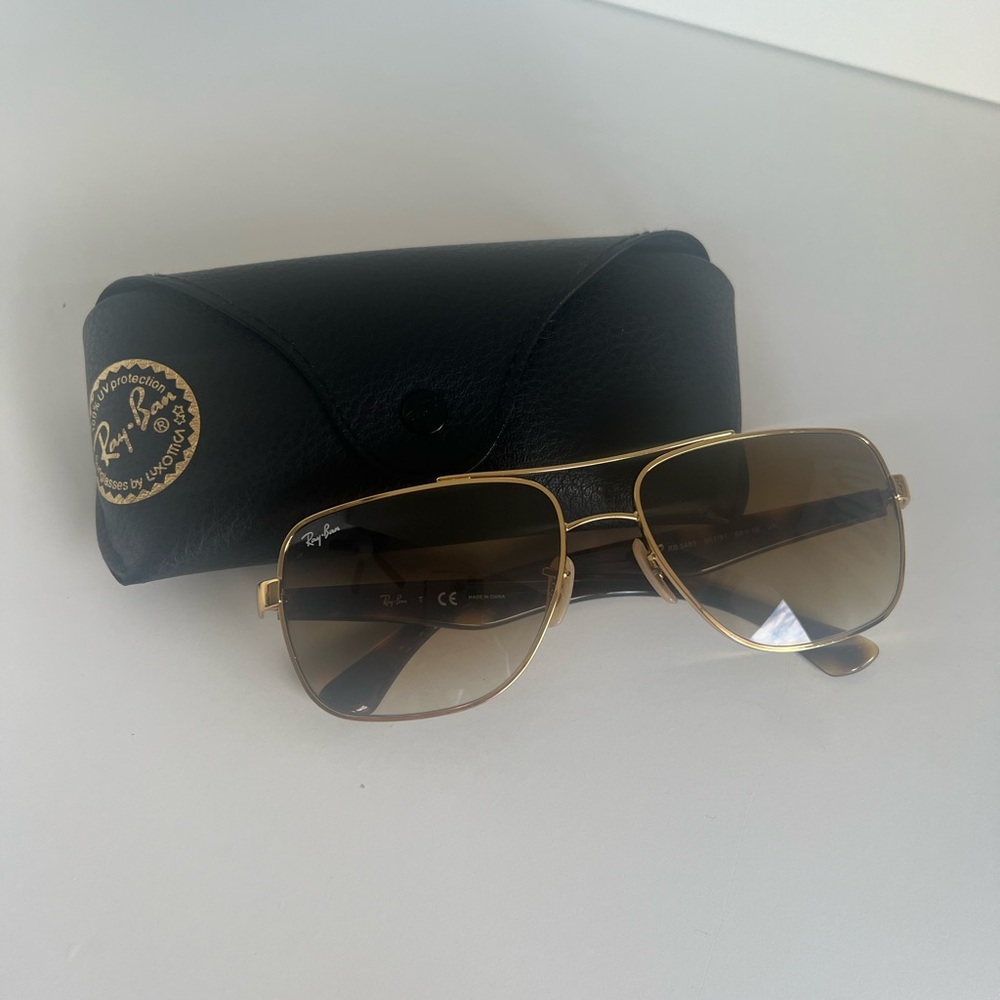 Gold Ray-Bans
